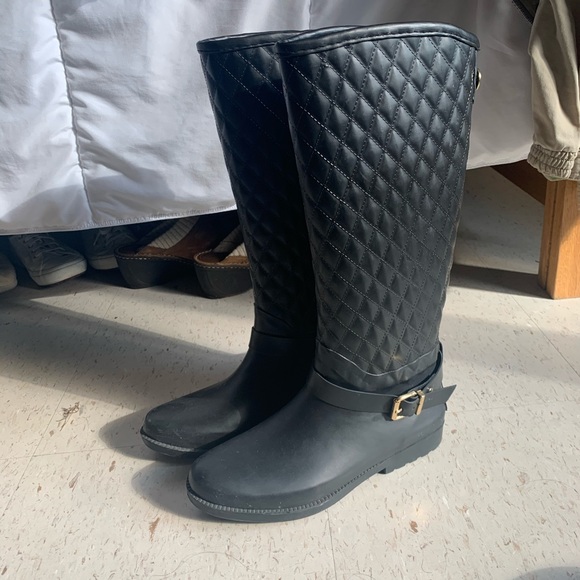 ❌SOLD❌ GUESS RAIN BOOTS SZ8 ✨ - Picture 1 of 7